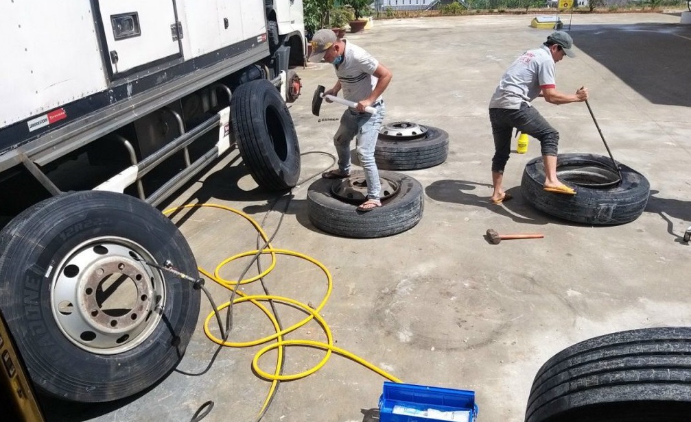 vá vỏ lưu động phú mỹ